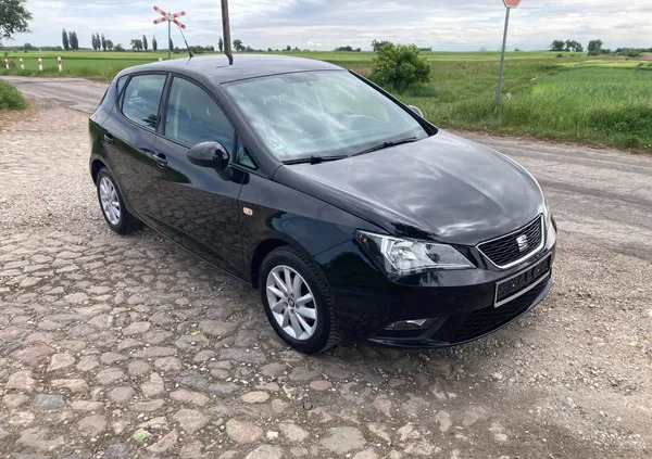 seat kujawsko-pomorskie Seat Ibiza cena 25900 przebieg: 136000, rok produkcji 2015 z Maków Mazowiecki